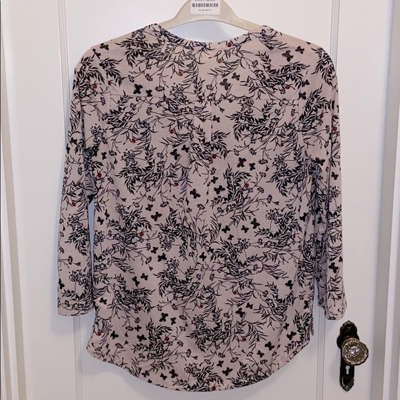 H&M | Butterfly V-neck Blouse - Picture 2 of 3